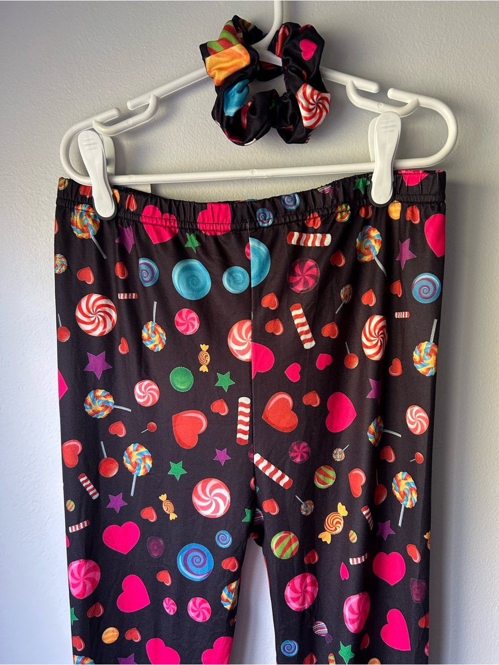 Candy Print Ruffle Hem Leggings & Scrunchie Set Girls